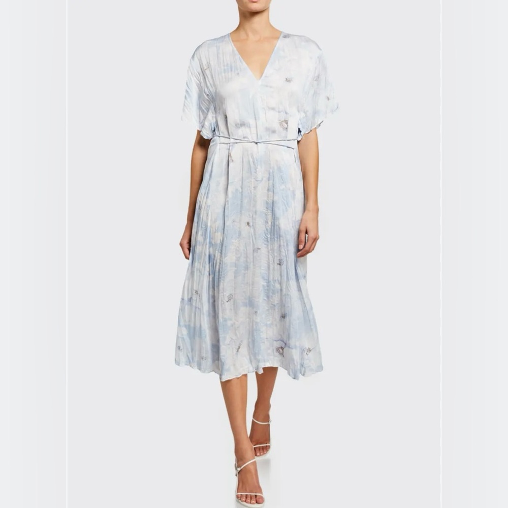 Vince Painted Magnolia V-Neck Dress Light Blue Floral Midi crinkle dress NWTS